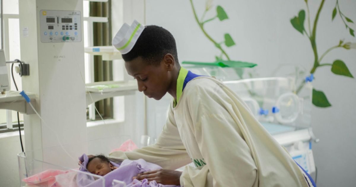 15 Stories Where Human Instinct and Compassion Met to Save Lives