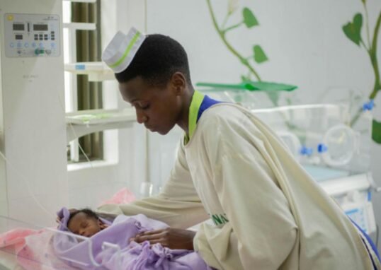 15 Stories Where Human Instinct and Compassion Met to Save Lives