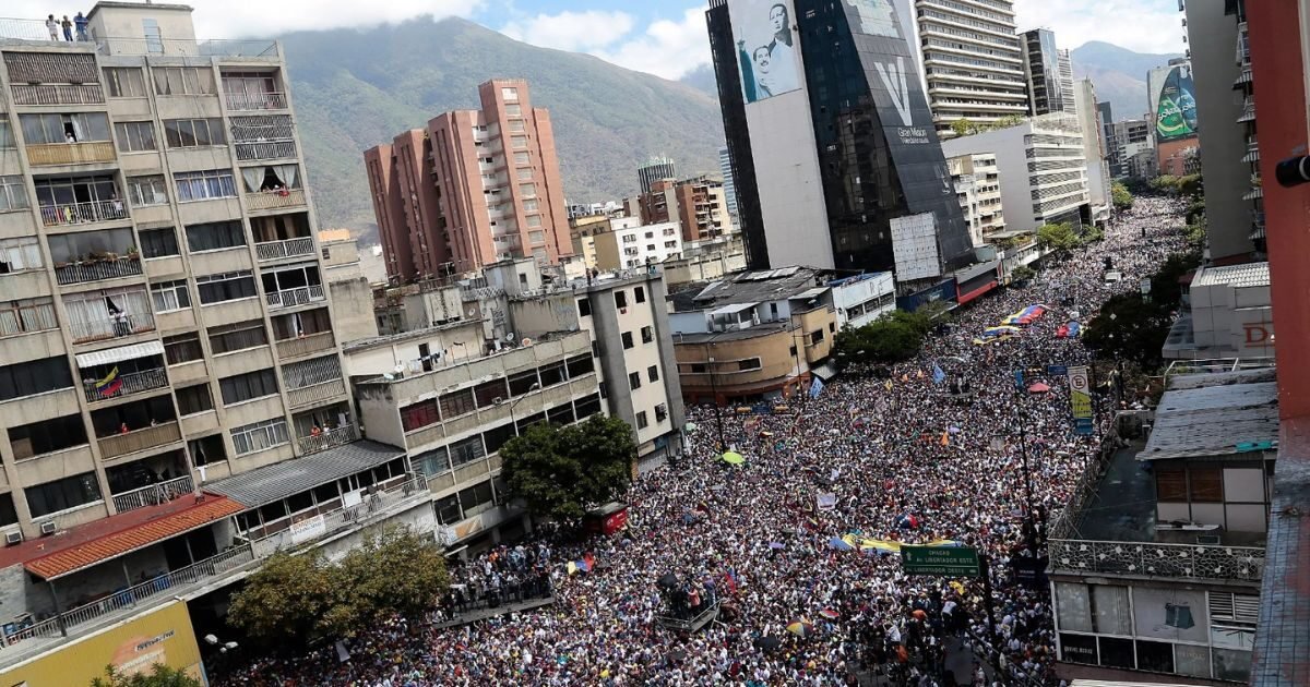Cómo el colapso económico de Venezuela afecta la salud mental y la sociedad