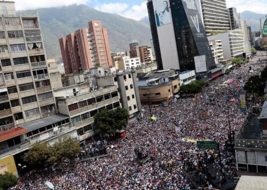 Cómo el colapso económico de Venezuela afecta la salud mental y la sociedad