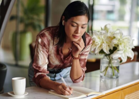 Psychology Explains Why Some People Prefer Human Interaction Over Self-Checkout