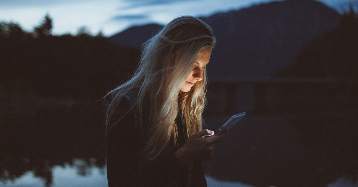 Psychology says people who over-research every purchase are quietly exhausting themselves — and it's probably sabotaging the choices that actually matter