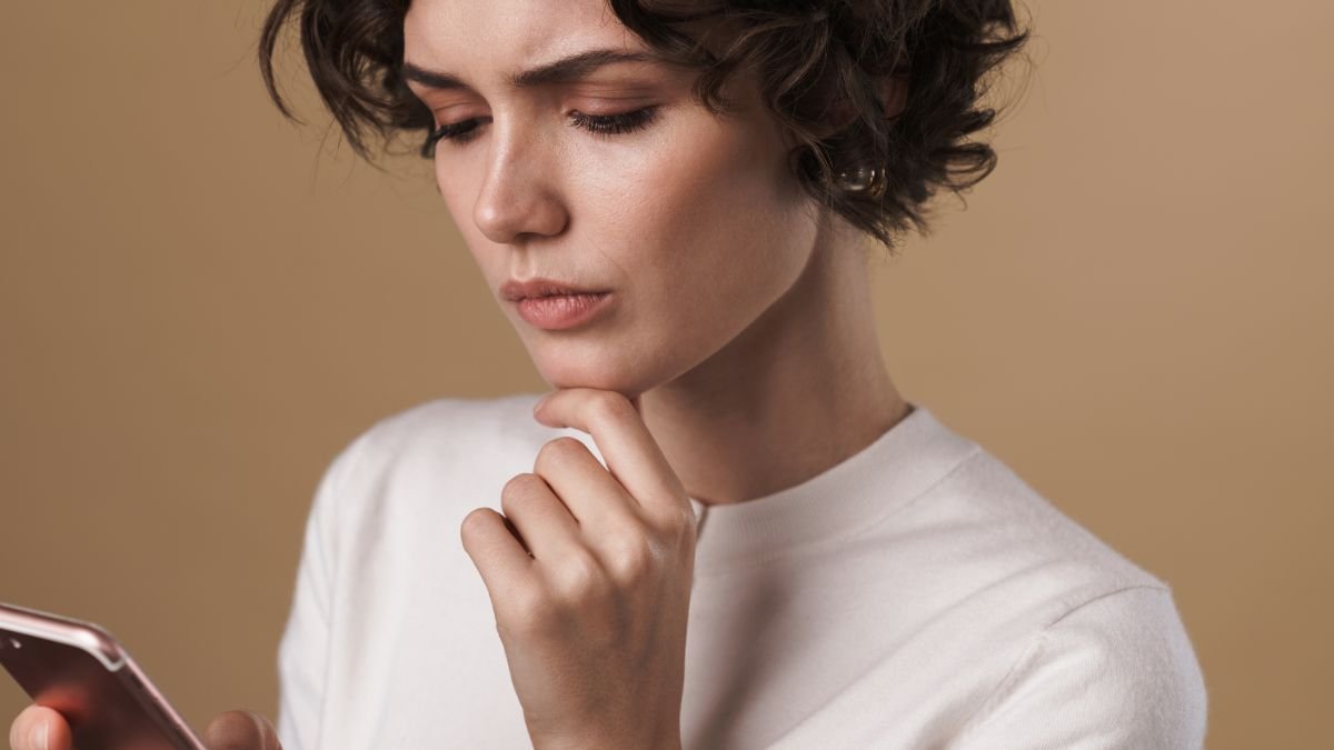 Psychology says people who prefer texting to phone calls aren’t being antisocial – they’re protecting the quality of their thinking from the demands of real-time performance