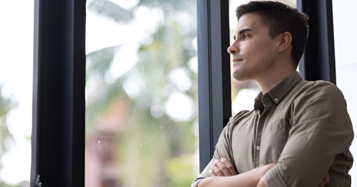 Psychology says people who’ve learned to need very little from others aren’t emotionally unavailable