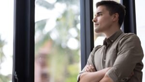 Psychology says people who’ve learned to need very little from others aren’t emotionally unavailable – they went through a period where needing things openly got them hurt, and they adapted accordingly