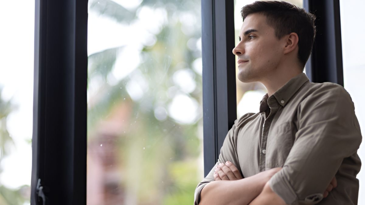 Psychology says people who’ve learned to need very little from others aren’t emotionally unavailable