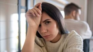 Psychology says women who lacked comfort as kids often carry these 12 expectations about other people