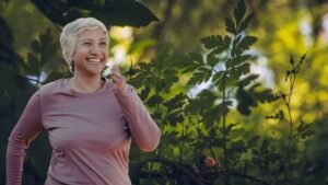 Psychology suggests that the kindest people don’t always end up surrounded by close friends; they have often learned to be helpful, understanding, and available in ways that make others feel cared for, but not necessarily understood by them