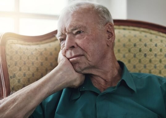 Psychology tells us that adults who DON’T have close friends aren’t necessarily introverted or cold