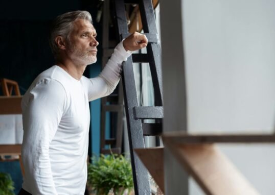 Intelligence Is Not the Reason! Find Out Why Some People Become Wise with Age, While Others Become Narrow-Minded.