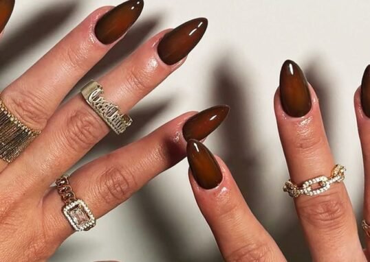 These 13 Brown Nail Designs Are Perfect For Autumn