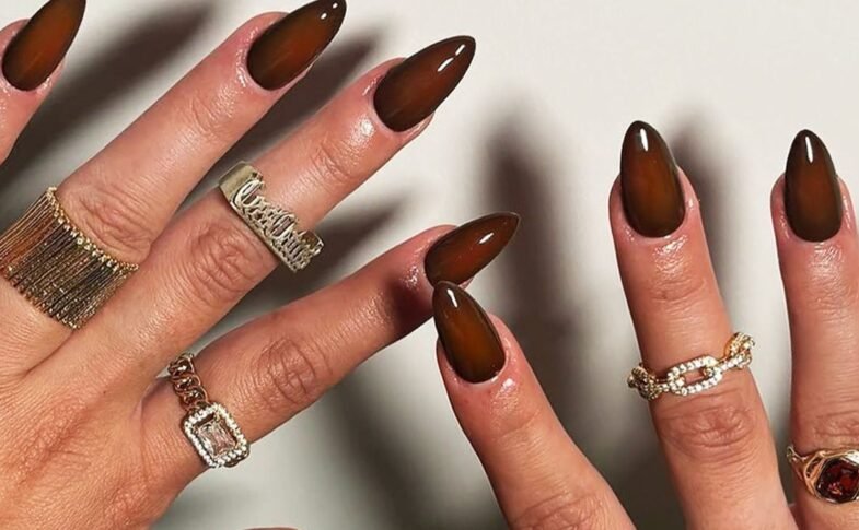 These 13 Brown Nail Designs Are Perfect For Autumn